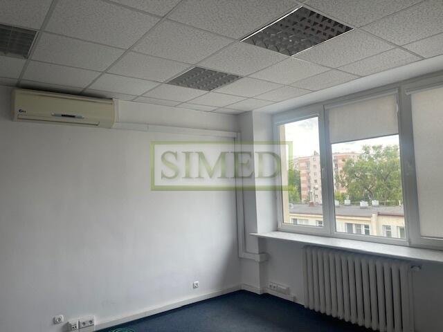 Dostep24h,recepcja,ochrona,poczekalnia,wys 3m .