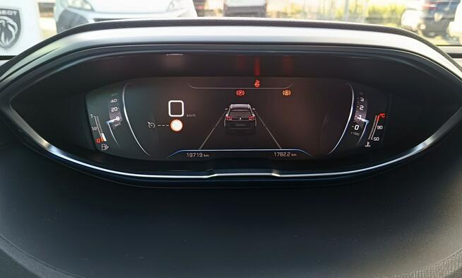 Peugeot 5008 Allure 1.2 130KM, super stan, niski przebieg, VAT23%