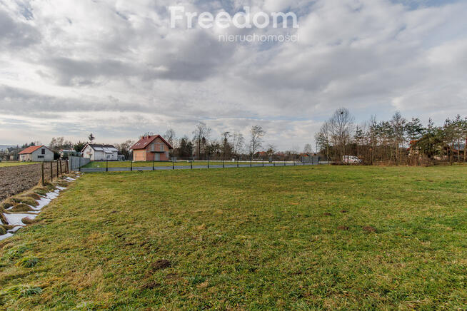 Działka budowlana z częścią rolną w Lusławicach!
