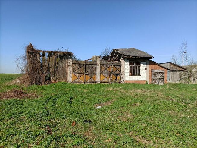 Siedlisko w ładnej okolicy gm. Gniewoszów.