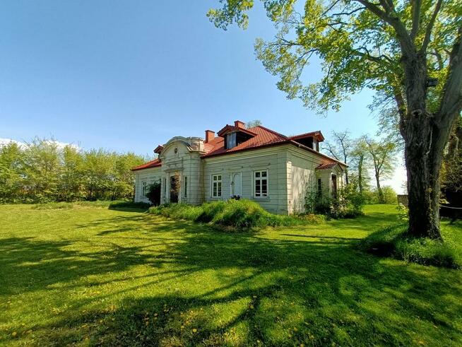 Zabytkowy dworek z przełomu XIX i XX w. w Świdniku