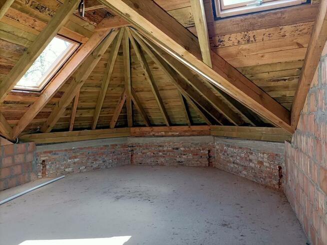 Zabytkowy dworek z przełomu XIX i XX w. w Świdniku