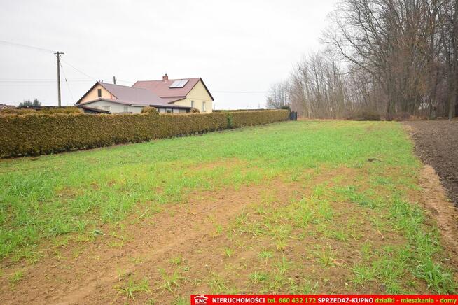 Działka budowlana (WZ) wszystkie media.