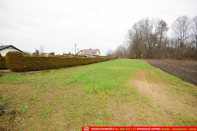 Działka budowlana (WZ) wszystkie media.