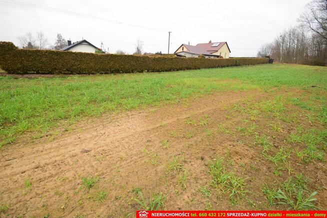 Działka budowlana (WZ) wszystkie media.