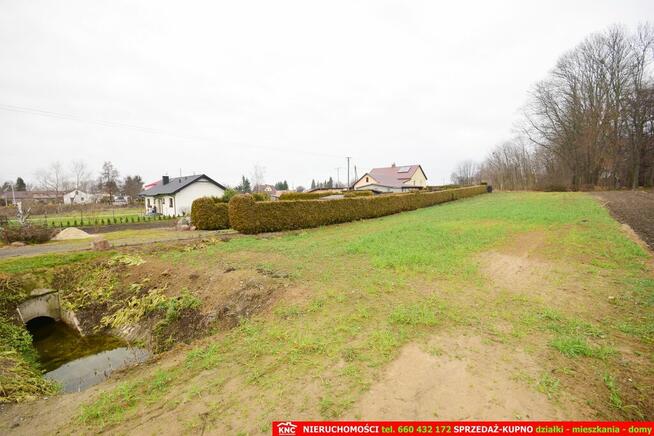 Działka budowlana (WZ) wszystkie media.