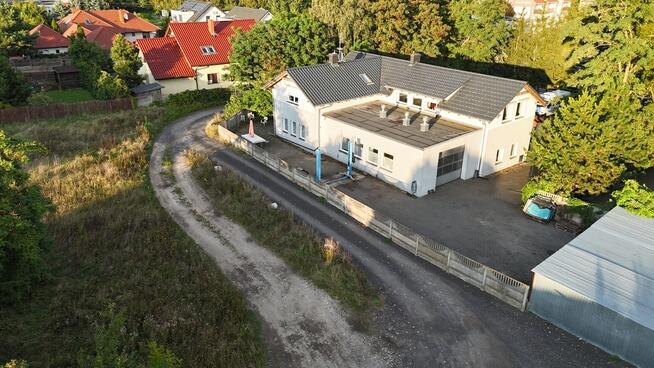 Budynek mieszkalno-usługowy przy trasie nr 11