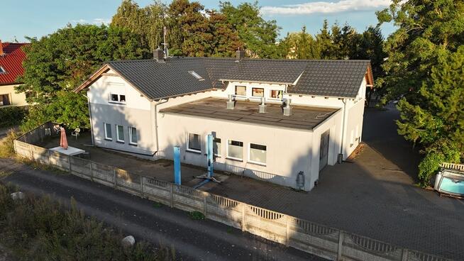 Budynek mieszkalno-usługowy przy trasie nr 11