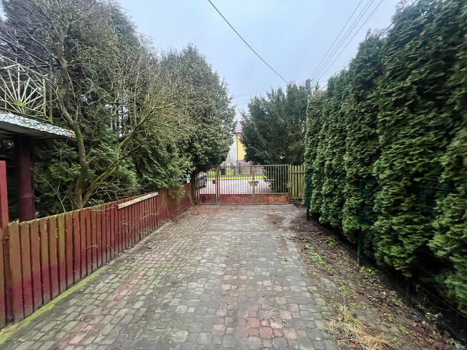 Dom - 137,8m2, działki 2273m2 - Ćmielów