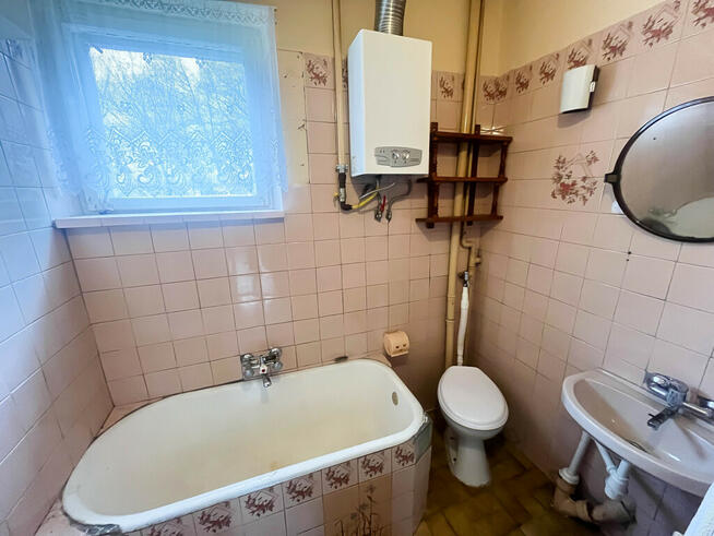 Dom - 137,8m2, działki 2273m2 - Ćmielów