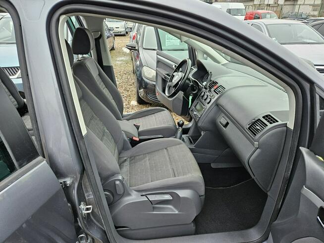 Volkswagen Touran Opłacony Zdrowy Zadbany Serwisowany Klima Navi 7osob 1Wł Po Serwisie