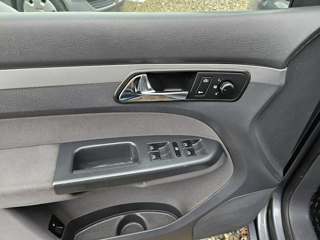 Volkswagen Touran Opłacony Zdrowy Zadbany Serwisowany Klima Navi 7osob 1Wł Po Serwisie