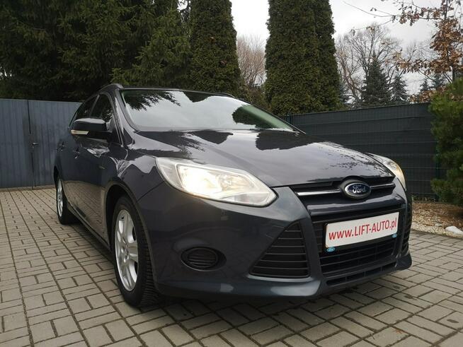 Ford Focus 1.0 12V 125KM Klimatronik Halogeny Isofix HAK Gwarancja