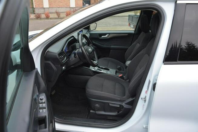 Ford Kuga FV23% RadarACC Head Up Navi Kamera Ledy Virtual Blis ParkAssist ASO