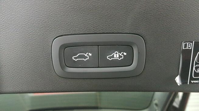 Volvo XC 40 T3 Momentum Pro! Z Polskiego Salonu ! Faktura 23% !