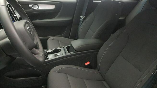 Volvo XC 40 T3 Momentum Pro! Z Polskiego Salonu ! Faktura 23% !