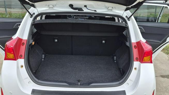 Toyota Auris _1.6 132KM_Navi_Led_Kamera_Climatronic_Serwis_