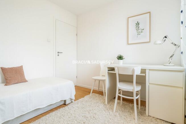 Mieszkanie Kraków Krowodrza, Gramatyka