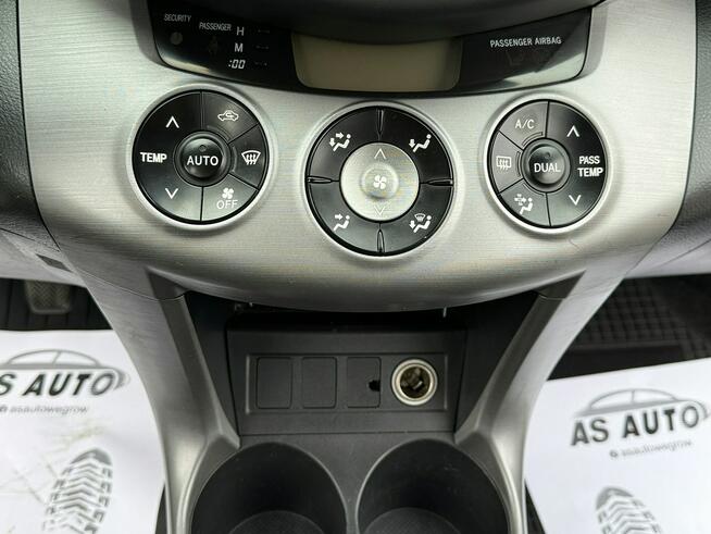 Toyota RAV-4 2.2D4D 136KM 4x4 Executive/Serwis/Skóry/Alufelgi16