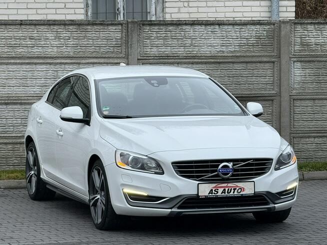 Volvo S60 2,0D3 136KM Lift/Ledy/Navi/Xenony/PDC/Serwisowany/Alu19
