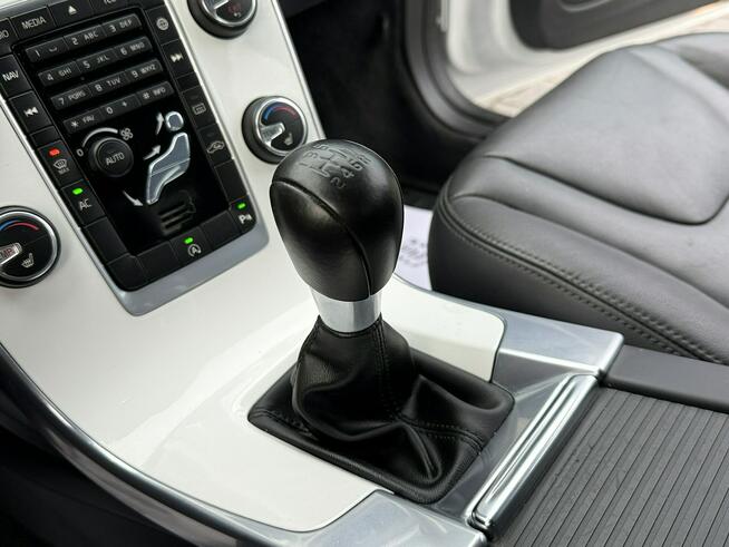 Volvo S60 2,0D3 136KM Lift/Ledy/Navi/Xenony/PDC/Serwisowany/Alu19