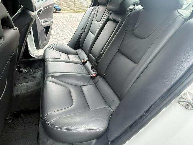 Volvo S60 2,0D3 136KM Lift/Ledy/Navi/Xenony/PDC/Serwisowany/Alu19