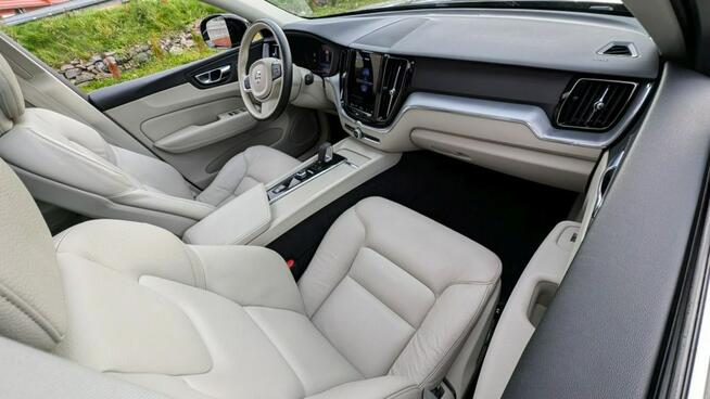 Volvo XC 60 Plug-in 4x4 kamera cofania