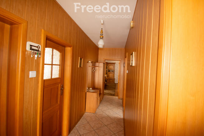 Dom wolnostojący z garażem w Wielowsi