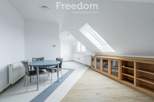 Przestronne mieszkanie z antresolą