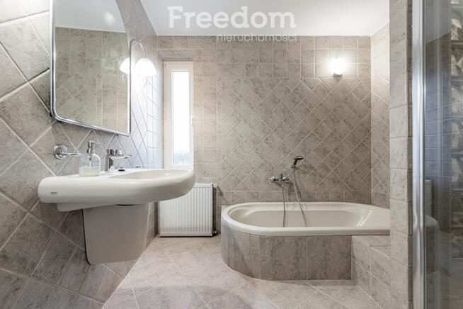 Przestronne mieszkanie z antresolą