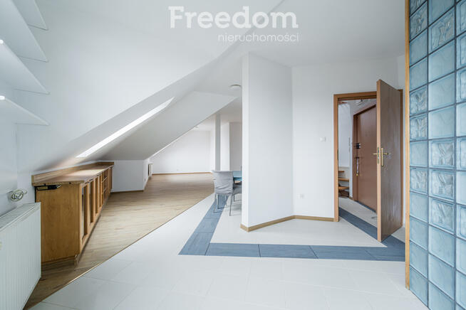 Przestronne mieszkanie z antresolą