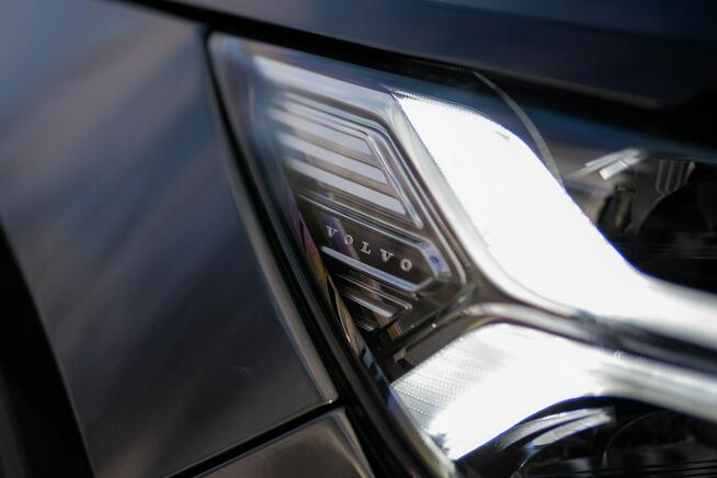 Volvo XC40 B4 AWD Momentum Pro Salon PL, Bezwypadkowy, Pierwszy wł.