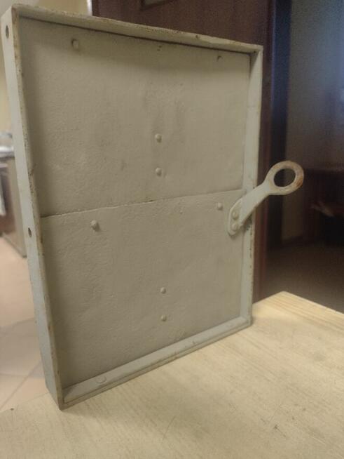 Zabytkowa kratka wentylacyjna