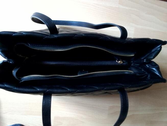 Sprzedam czarną torebkę marki VALENTINO