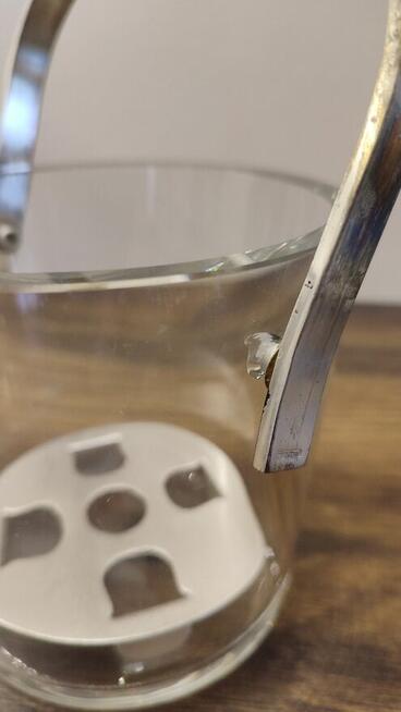 Szklane wiaderko na lód