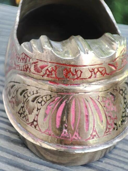 Popielniczka mosiężna - but