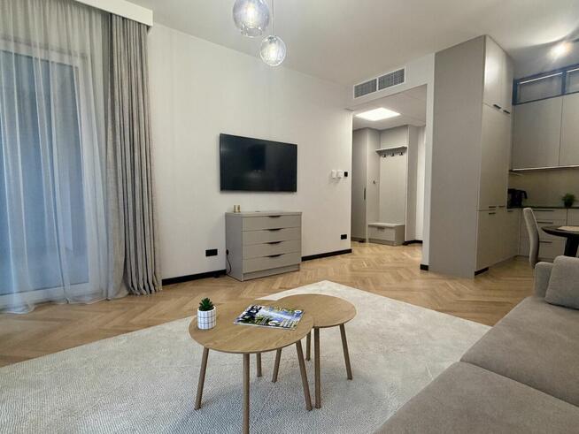 Elegancki Apartament na 11 piętrze / (First Tenant) - Wola