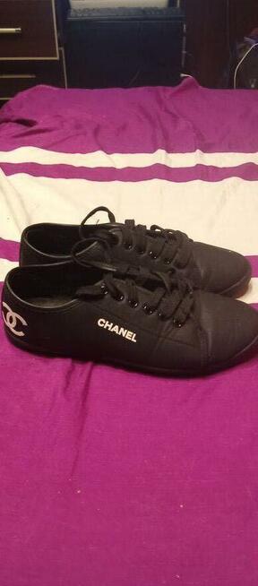 Buty sportowe damskie