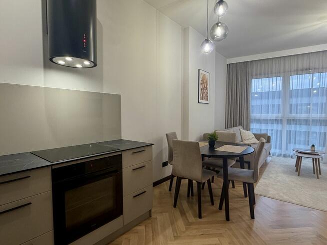 Elegancki Apartament na 11 piętrze / (First Tenant) - Wola