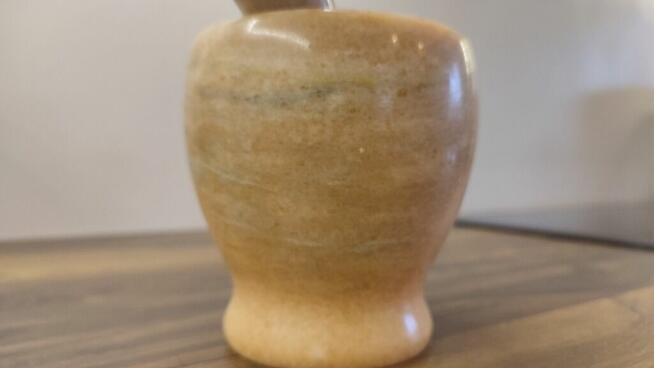 Moździerz granitowy z tłuczkiem - ładny kolor