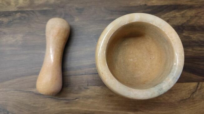 Moździerz granitowy z tłuczkiem - ładny kolor