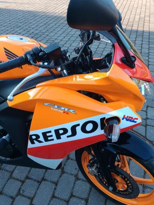 Sprzedam motocykl Honda CBR Repsol – 125 cm³ – 2016 – kat. B