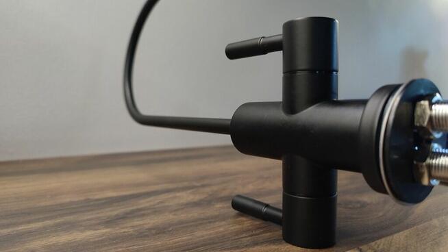 Wylewka podwójna do filtra osmat. (RO), czarny mat - Berg