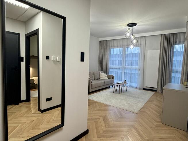 Elegancki Apartament na 11 piętrze / (First Tenant) - Wola