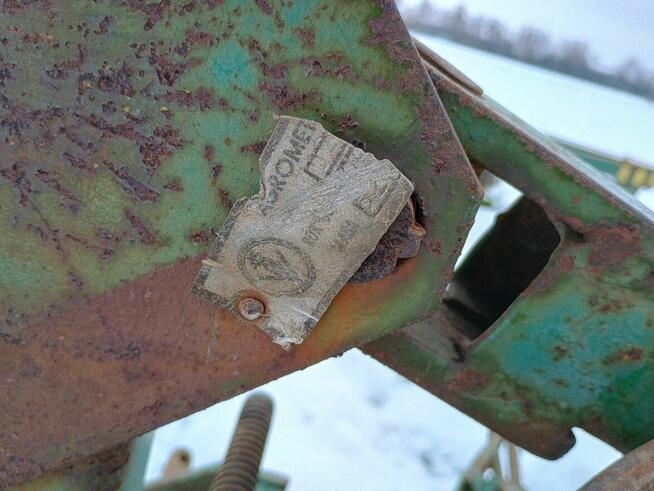 Sprzedam pługi 2 i czwórki jak i opryskiwacz ciągany 1litrów