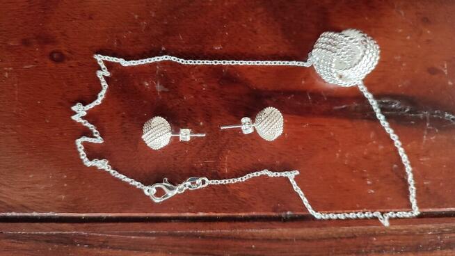 Komplet oryginalnej biżuterii - wisiorek+kolczyki