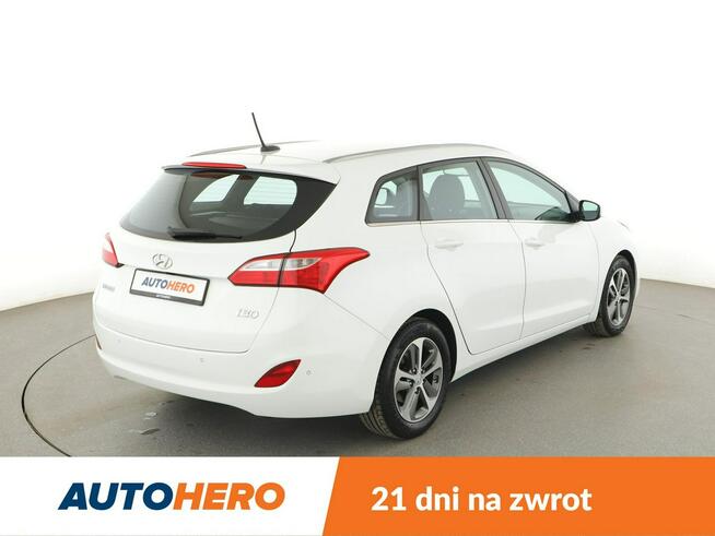 Hyundai i30 1.6 CRDi Blue Klimatronik Nawigacja Tempomat Grzane Fotele Kamera PDC
