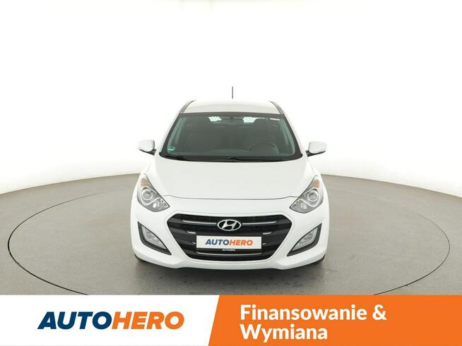 Hyundai i30 1.6 CRDi Blue Klimatronik Nawigacja Tempomat Grzane Fotele Kamera PDC