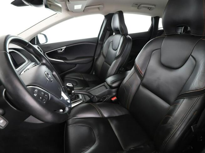 Volvo V40 Cross Country CrossCountry Ocean Race niski przebieg skóra navi PDC grzane fotele ha