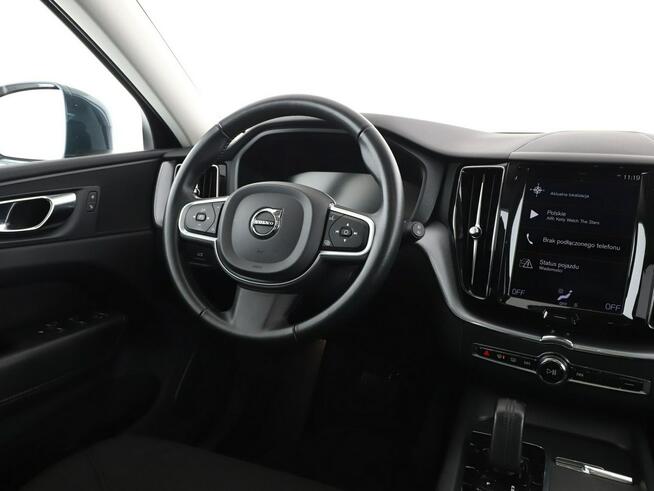 Volvo XC 60 FV23% mHEV 4x4 full LED navi klima auto kamera i czujniki parkowania